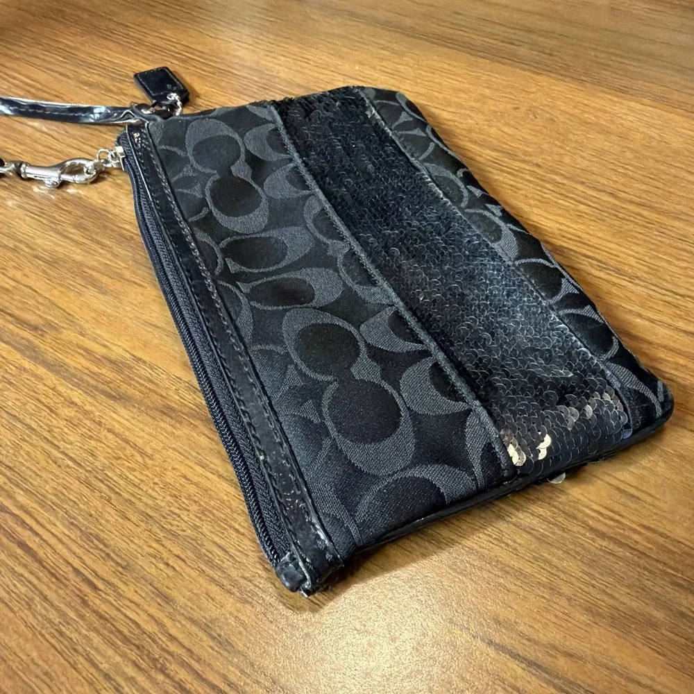 Coach Clutch Wristlet Black On Black On Black Bougie Rachet See Description